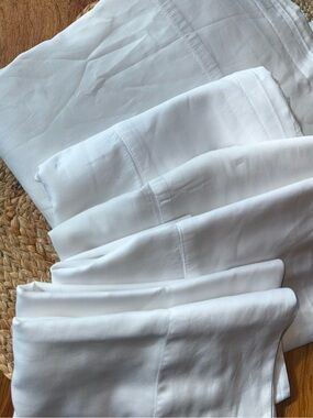 Boll & Branch King Signature Hemmed Flat sheet & 5 Pillow Cases white Supima